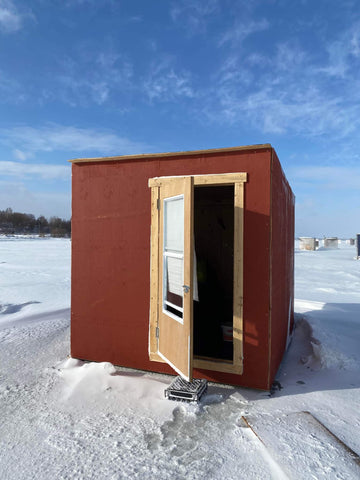 Ice Fishing Cabin Rental / Location de cabane de pêche sur glace